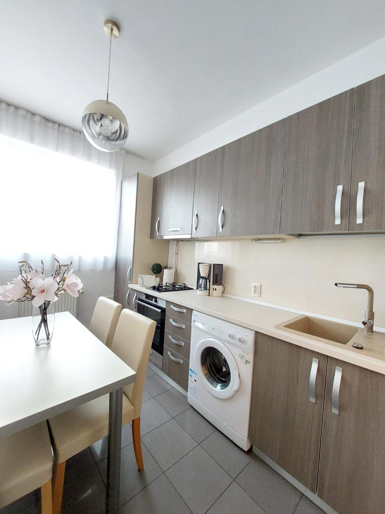 Sweet Residence Apartment Arad Exteriör bild